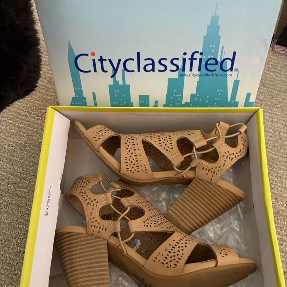 Cityclassified Beige Cutout Heeled Sandals - Picture 2 of 4